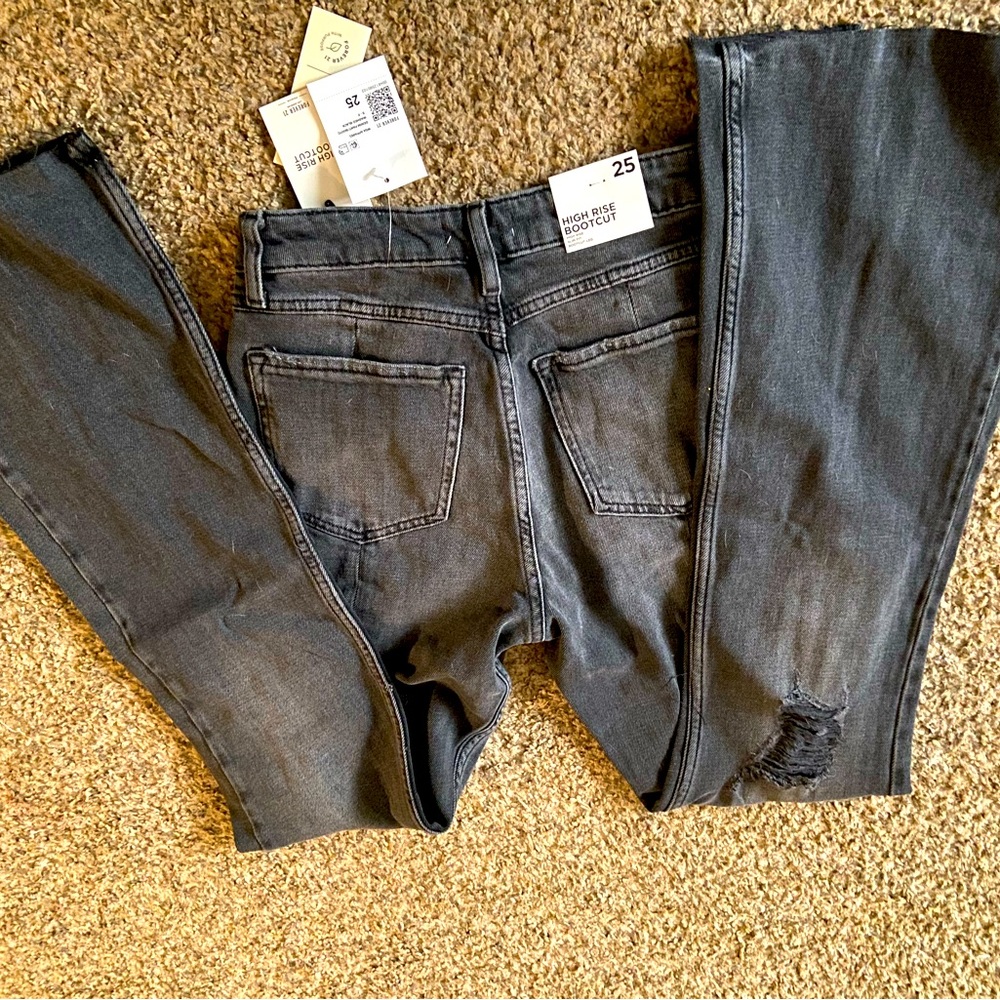 NWT Forever 21 size 25 High Rise Bootcut Jeans.
